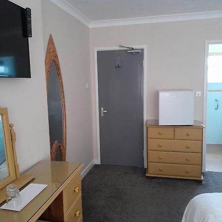 Relax At Rosscourt Guest House-Free On Site Parking (Adults Only) Борнмут Экстерьер фото