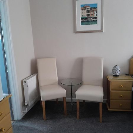 Relax At Rosscourt Guest House-Free On Site Parking (Adults Only) Борнмут Экстерьер фото