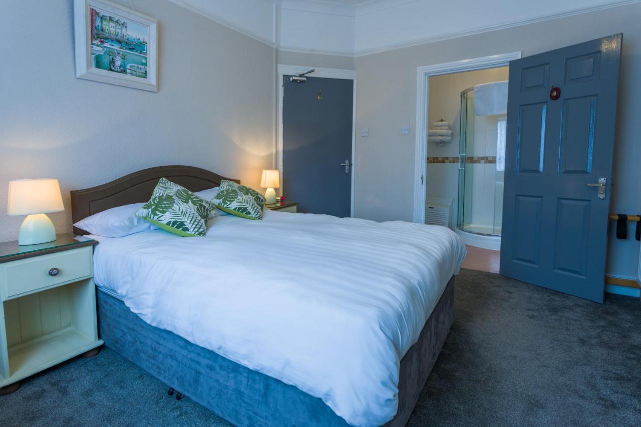 Relax At Rosscourt Guest House-Free On Site Parking (Adults Only) Борнмут Экстерьер фото