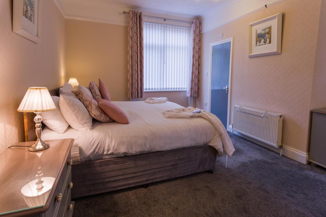 Relax At Rosscourt Guest House-Free On Site Parking (Adults Only) Борнмут Экстерьер фото