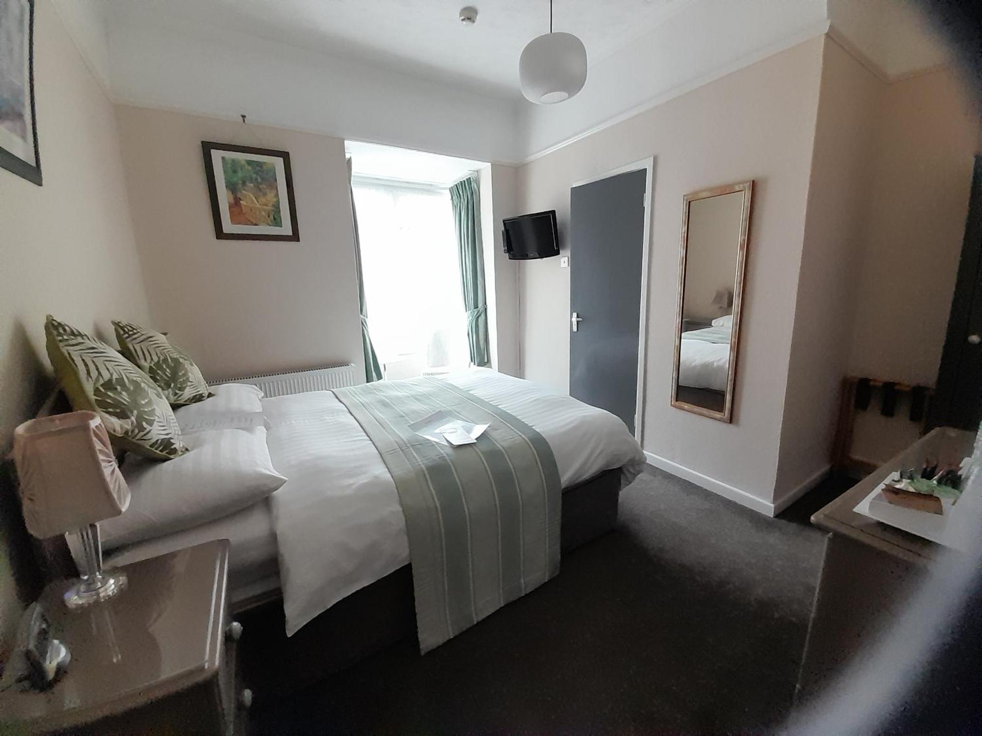 The Rosscourt Hotel (Adults Only) Борнмут Экстерьер фото