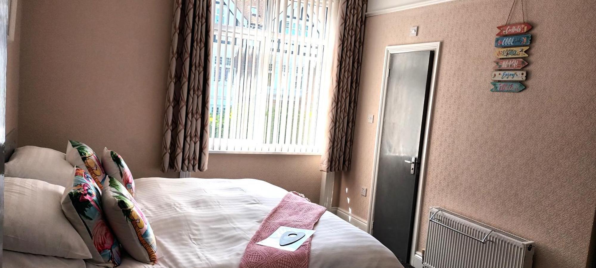 Relax At Rosscourt Guest House-Free On Site Parking (Adults Only) Борнмут Экстерьер фото